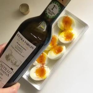 Castillo De Canena Extra Virgin Olive Oil (16.8 fl. oz.) oz.) Arbequina Cold-Pressed Purity    Rich Bold Flavor Profile    Bread Soup Pasta Salad Dressing Vegetables    Spanish