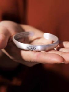 Buddhist Bracelet Sutra Heart Silver Bracelet Auspicious Flower Bracelet Buddhist Scriptures Bracelet Carved Lucky Lotus 大悲咒药师咒楞严咒银手镯女足银999佛经镯子送妈妈莲花手链