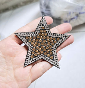 Hình đính đá may lên áo trang trí