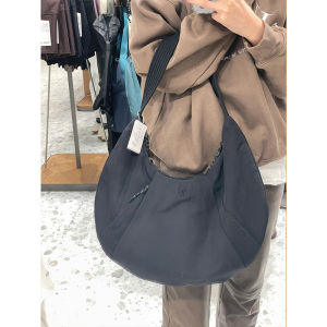 2026 New lulu Croissant Pleated Waterproof Nylon Yoga Bag Lightweight Large-Capacity Dumpling Bag for Fitness