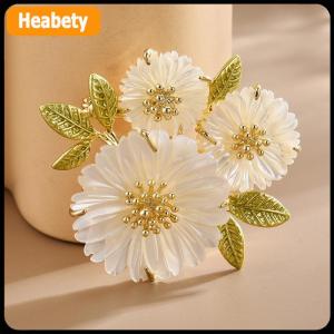 【2-3 days delivery】 Fashion Plant Daisy Flower Brooches For Women Clothing Coat Jewelry Party Accessories Gifts