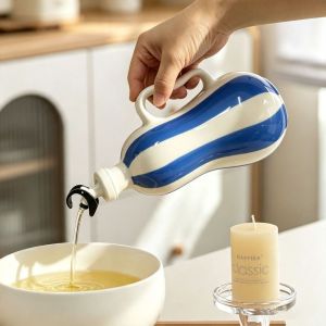 SWEET ELVES Striped Pattern Ceramic Oil Bottle with Handle Ergonomic Grip Olive Oil Dispenser Retro Style Painted Pattern Dispenser Container Kitchen Accessories