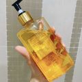 Sữa tắm trắng da hương nước hoa coco Mademoiselle 350ml. 