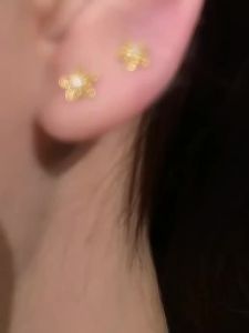 18K Saudi Gold Pawnable Hollow Flower Diamond Earrings Five-Claw Design Hypoallergenic Non Tarnish Baby Girl & Women Piercing Earrings Gift for Birthday Anniversary