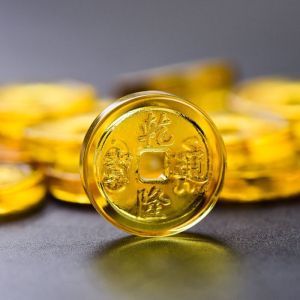 Đồng xu pha lê thủy tinh chiêu tài kích hoạt phong thủy