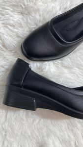 ของ Enrich piners  คัชชูหนังนิ่มผู้หญิง ไม่กัดเท้า#คัชชูสีดำล้วน# คัชชูใส่ทำงาน พื้นด้านในเป็นเมมโมรี่โฟม สูง1.5ซม