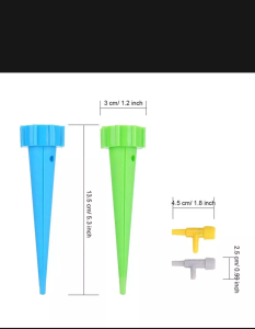 Bộ 10 đầu tưới nhỏ giọt tự động gắn chai nước.