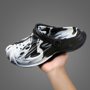 [Free Shipping] New Camouflage Clogs Mens Arch Support Non-Slip Color-Blocked Slippers Mens Closed-Toe Driving Shoes Garden Shoes Beach Sandals Outdoor Sandals.