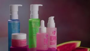 Bộ chăm sóc da W7 Self Care Sữa rửa mặt nước hoa hồng serum kem dưỡng ẩm & mặt nạ môi Thói quen chăm sóc da mặt hàng ngày hoàn chỉnh Sản phẩm kích thước lớn bền bỉ để sử dụng tại nhà