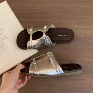 [Free Shipping] 2026 Summer New Niche Design Buckle Hollow Out Womens Retro Versatile Flat Roman Sandals