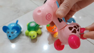 Đồ Chơi Vặn Cót Hình Các Con Vật / Ô tô/ Máy Bay Cho Bé