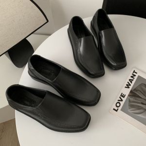 LKShoes ที่สุดในรุ่น รองเท้าแฟชั่นผู้ชาย เป็นงานคัทชู วัสดุเป็นยาง ทรงสวย น้ำหนักเบา ใส่สบาย ใช้ได้ทุกโอกาส ราคาดีและพร้อมส่งมาก สั่งด่วน