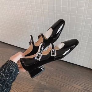 Giá khuyến mãi [sheii Su Yinyin. ] Bệnh nhân tinh tế ~ Giày Mary Jane gót dày mũi vuông da thật có khóa đá quý cho phụ nữ giày cưới