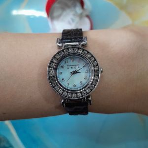 Đồng hồ nữ GRÈS dây da second hand si nhât đã qua sử dụng