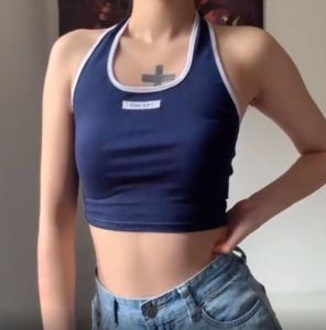 เสื้อครอป เสื้อผ้าแฟชั่น งานคล้องคอ ตัดขอบสี งานสีพื้นผ้านิ่ม ยืดได้ตามตัว