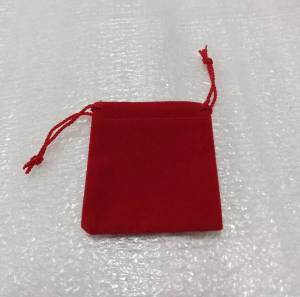 ถุงแดงนำโชค ถุงผ้ากำมะหยี่ สีแดง​​ ถุงมีหูรูด ถุงของชำร่วย ถุงพระเครื่อง ถุงใส่ทองง ถุงใส่ลูกแก้ว ถุงอั่งเปา ฯลฯ