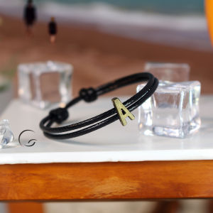 Gelang Inisial Huruf A sampai Z DG-569 Bahan Tali Kulit Korea 2mm Anti Air Liontin Besi Untuk Pria Wanita