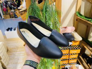 ส่วนตัวของสินค้า: รองเท้าคัทชู สีดำ หนังนิ่มใส่สบาย ไซล์ 36-45