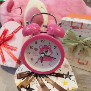 Đồng Hồ Báo Thức Hình Gấu Dâu Cổ Điển Chất Liệu Kim Loại Dễ Thương Làm Decor Quà Tặng