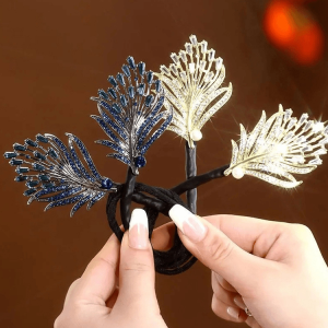 การออกบัตร ลอนผม ที่ม้วนผมขนนกสีฟ้าอ่อนหรูหรา ชิค ประณีต พระคุณ การตกแต่งรูปปีก เอฟเฟกต์อันงดงาม