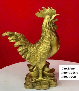 Tượng Gà phong thuỷ đứng trên núi vàng chất liệu bằng đồng vàng MS36