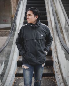 Jacket Perasut Running Stripe Pria Wanita Waterproof Tahan Air