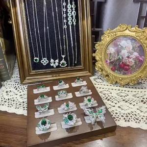 Grace Brilliant oil painting peacock emerald ring Green-plated spinel with full diamond inlay versatile court-style bracelet and necklace