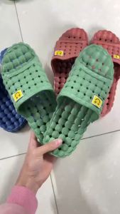 Dép lỗ mặt cười đi trong nhà văn phòng dép nam size to đi nhà tắm chống trơn trượt