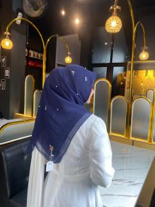 Segiempat Bella Square Payet Tabur Swarovskiii