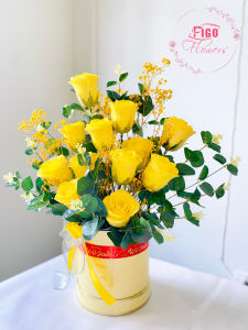 HỘP HOA NHŨ HỒNG MÀU VÀNG 12 BÔNG FIGO FLOWER – HOA TẶNG HOA LÀM QUÀ