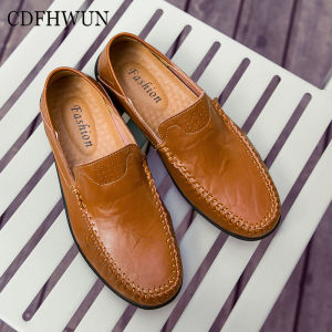 CDFHWUN รองเท้าโลฟเฟอร์สำหรับผู้ชายรองเท้าโลฟเฟอร์หนังแฟชั่นรองเท้าโลฟเฟอร์เรียบง่ายเย็บด้วยมือเบาพื้นยางรองเท้าสวมแบบทางการ