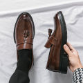 Clarks Un Gala Free Brown Leather Mens Loafers (Brown Leather). 