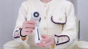 Face Scrubber Sonic Facial Cleansing Brush with 5 Interchangeable Brush Head IPX7 Waterproof Wireless Rechargeable for Massaging