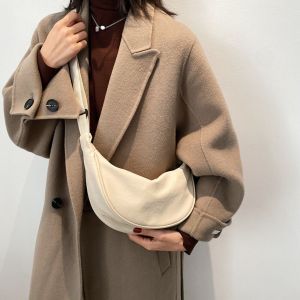 PARKOUR อารมณ์ วินเทจ ถุงใต้วงแขน สำหรับผู้หญิง ไนลอน กระเป๋าถือ ถุงขนมจีบเกาหลี กระเป๋าสะพายไหล่เดียว กระเป๋าสะพายข้าง กระเป๋า Messenger ผู้หญิง