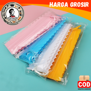 ALAT KUE SERBAGUNA SCRAPER PERATA DEKORASI KUE 4 IN 1/ MUDAH DIGUNAKAN/TERBUAT DARI BAHAN PLASTIK YANG SANGAT TEBAL