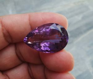 PY Beauty+++ ร้านนี้ขายแต่ของแท้ค่ะ+++ พลอยอเมทิสต์ ( Natural Amethyst ) 37.40 กะรัต อัญมณีเดือนกุมภาพันธ์ น่าสะสมค่ะ