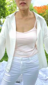 เสื้อเชิ้ตทรงเรียบหรู ดีเทลสุดน่ารัก ใส่แบบปล่อยสุดเก๋ ทับในน่ารักสุดด ผ้านิ่มพริ้ว