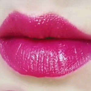 Pearlescent Glitter Lipstick Moisturizing Lipstick Long Lasting Non-Stick Cup Women Girls Cosmetic Tool Moisturizing Finishing Lipstick Waterproof Moisturizing Lip Gloss Lipstick For Women Pearly Glitter Lipstick