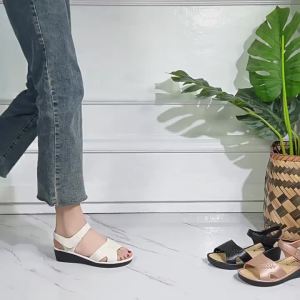 [Free Shipping] WomenS Summer New Sandals Flat-Soled Soft-Bottom Non-Slip Casual Outdoor Wear Suitable For Middle-Aged And Elderly Women