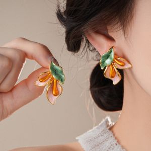 OQEWPI หรูหราเบา ต่างหูดอกไม้ จิวเวลรี่หู เครื่องราง ต่างหูวินเทจสำหรับผู้หญิง สง่างาม หยดน้ำมัน ต่างหูสตั๊ดหวาน ผู้หญิง