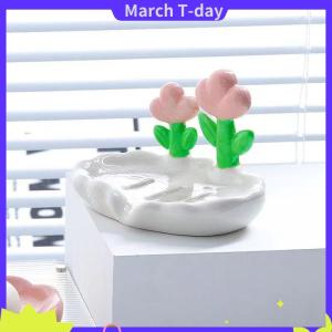 March กล่องสบู่ลายดอกไม้สุดสร้างสรรค์จานวางสบู่กันลื่นอุปกรณ์ห้องน้ำที่วางสบู่สีขาวทะเลสำหรับอาบน้ำในบ้าน