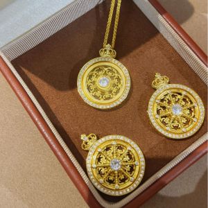 Retro Rotating Crown Lucky Carriage Necklace Compass Pendant Copper Plated Real Gold Ancient Hollow Clavicle Chain