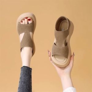 Retro Fashion Thick-Soled Closed-Toe Sandals For Women Summer Outdoor Wear 2026 New Model High-End Light Luxury Dual-Wear Beach Shoes