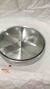 Loyang Sekat Pizza Brownies Bulat 20 cm isi 6 Sekat / Loyang Pizza Sekat Bulat / Loyang Bulat Sekat / Loyang Sekat Pizza / Loyang Sekat / Sekat Loyang / Loyang Kue / Cetakan Kue / Loyang