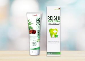 ยาสีฟัน กรีนที อะโล เวร่า Premium Natural สูตรดีเยี่ยม