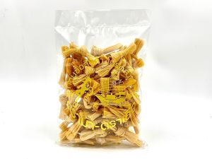 ฟองเต้าหู้ผูกโบว์ 500 กรัม ผลิตจากเมล็ดถั่วเหลืองไม่มีไขมันทรานส์ ไม่มีส่วนผสมของนมและไข่ ทานได้ทั้ง Vegan ( เจ )และ Plant Based.(อาหารที่ทำมาจากพืช )