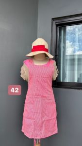 ผ้ากันเปื้อนสำหรับคนอ้วนตัวใหญ่ รุ่น 3 กระเป๋า และ 1 ซิป เป็นสายปล่อย สามารถผูกได้ตามขนาดตัวผ้ใส่ โดยด้านข้างมีที่สอดสาย มีลายละผืน เนื้อผ้าหนา_บางคละกัน(อ่านเพิ่มเติมที่รายละเอียดสินค้า)  คนอ้วนสวมใส่สบาย เหมาสำหรับทั้งชายและหญิง