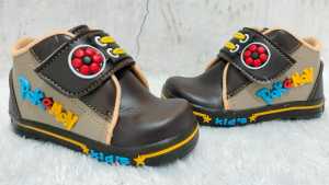 Boots Anak Laki-laki Motif Bola Sporty EU:35-38