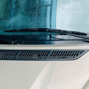 Bộ gạt mưa (2 cái) cho xe FORD Transit. Ngàm U-J KHUNG CỨNG. Dễ dàng lắp đặt sử dụng