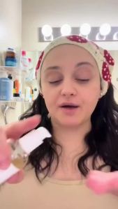 Mixsoon Bean Essence 50ml Exfoliating & Hydrating Facial Essence Gentle Peeling Skin Renewal Serum K-Beauty Skincare Hack for Smooth Glowing Moisturized Skin Daily Hydration